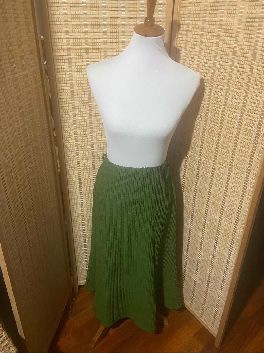 ASOS design green skirt size 4